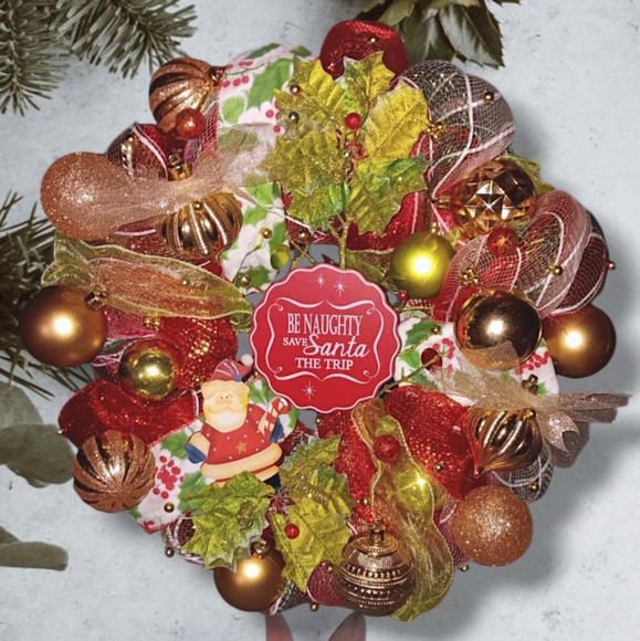 CHRISTMAS SANTA CLAUS RED & GREEN WREATH - Picture 7 of 8